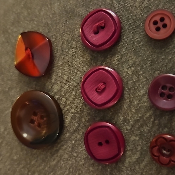 3/$30 Vintage Red Mother of Pearl and Acrylic Buttons - Picture 3 of 6
